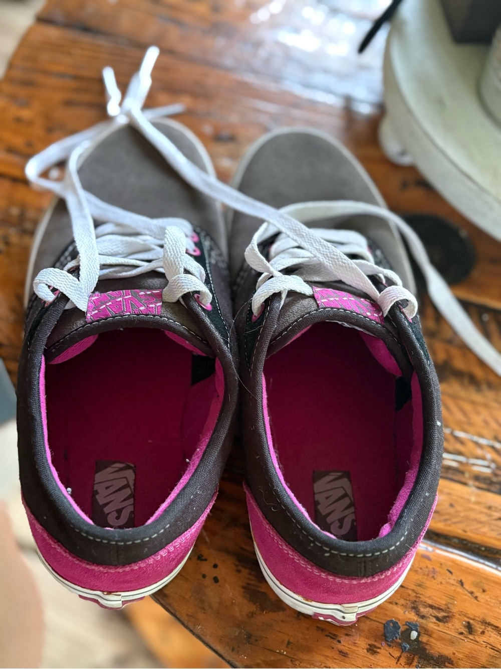Vans - Picture 6 of 11